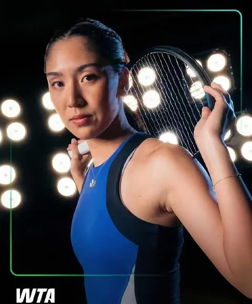 王欣瑜逆转哈夫利科娃晋级8强7月23日，WTA250布拉格站女单赛场，中国选手王