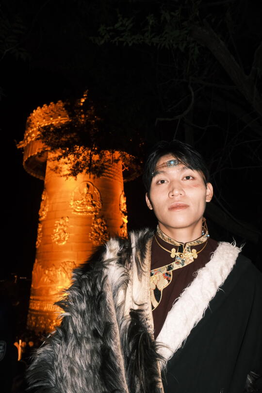 姐弟恋在香格里拉拍到了好看的情侣照