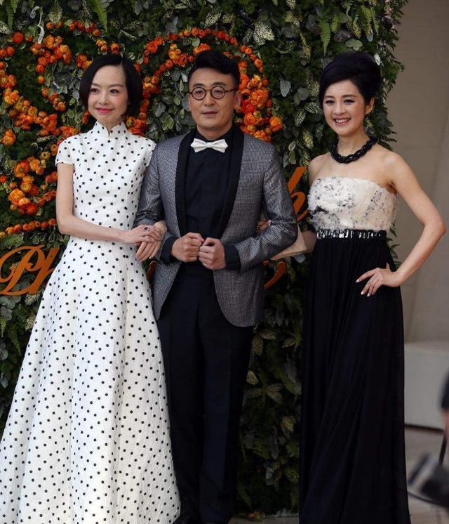 窦文涛和鲁豫许戈辉不得不说的故事！作为凤凰卫视的才子佳人，三个人在当时那个年代真