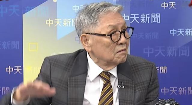 台湾军购案最近闹得沸沸扬扬，背后到底藏着多少利益纠葛？周锡玮专门请来两位军事老将