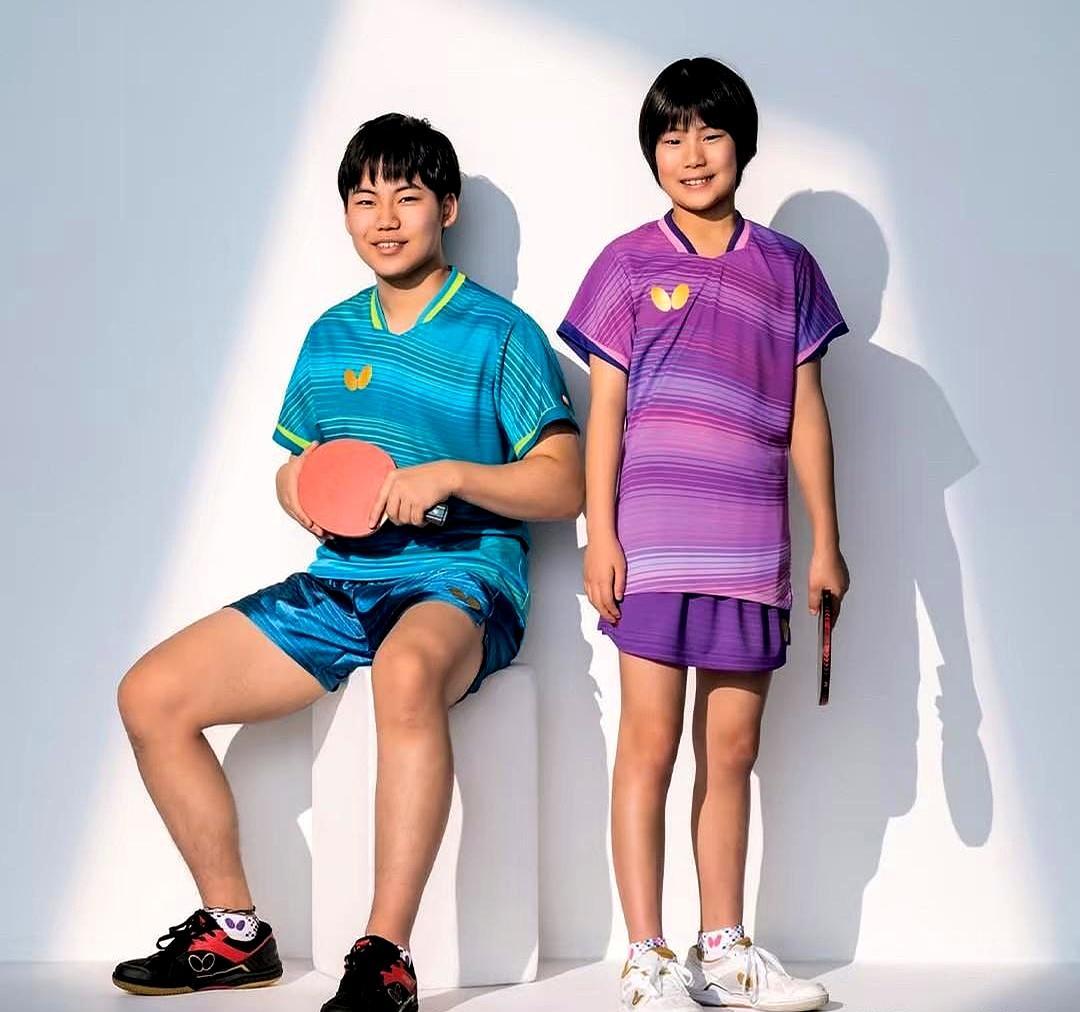 京都松岛家把乒乓球当传家宝。哥哥辉空18岁，左手怪招，一路把日本少年组打穿。20