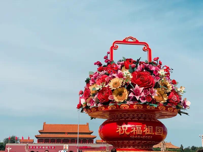 母爱是无私的，祖国母亲是伟大的，作为我们每个中华儿女，都是祖国的子孙。时时代代铭