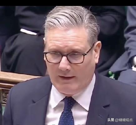 英国BBC：英国国防大臣辞职，负责武装部队事务大臣也辞职。
想想，这2个人几乎同