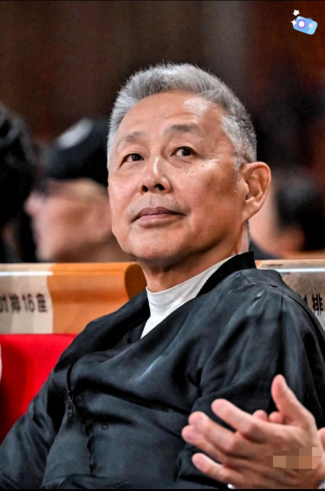 王家卫的录音又又又来了
陈道明跟吃了苍蝇似的
遭秦雯吐槽“装”，说他钢琴弹得差还