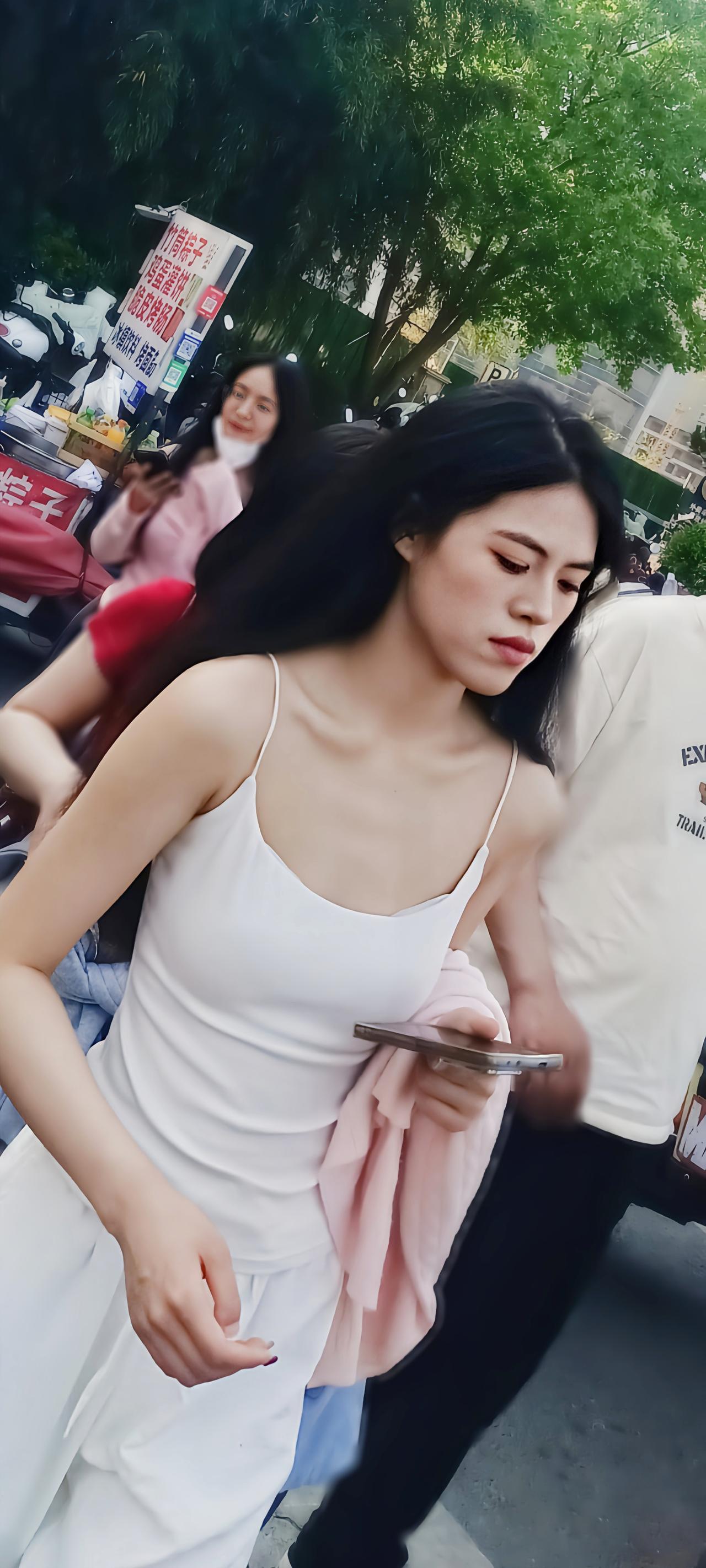 街拍美女小集女人味  知性美女穿搭分享