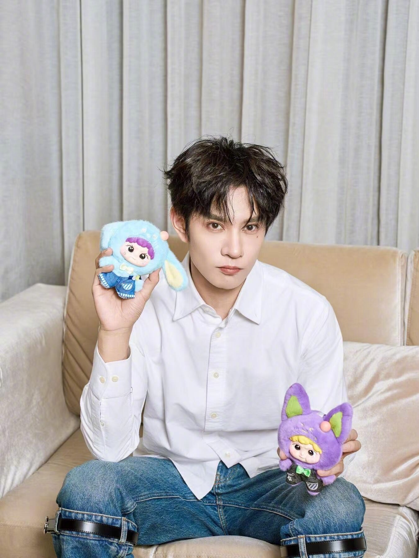 冯建宇今日份新鲜营业，白衬衫男神好帅好可爱