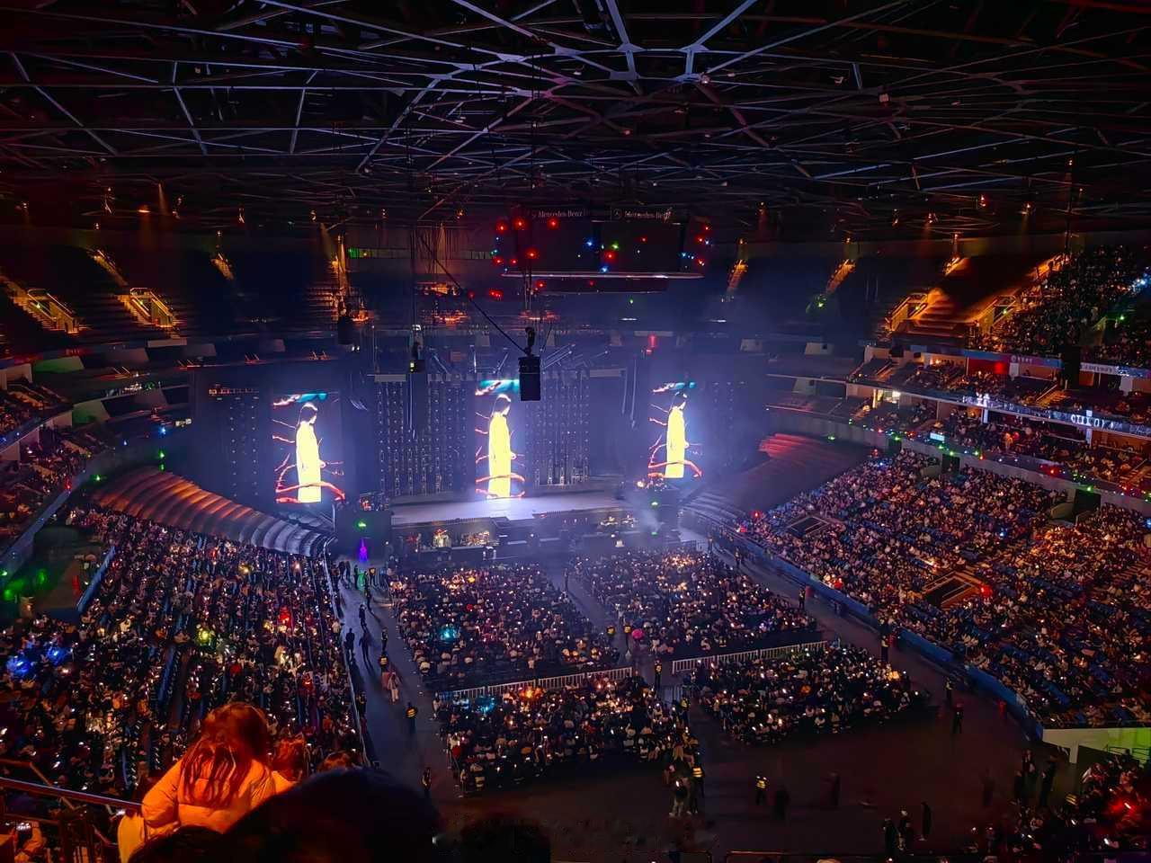 抽4个人去看演唱会！酒店+机票+演唱会门票全包！不要的可折现6000元！想干嘛干