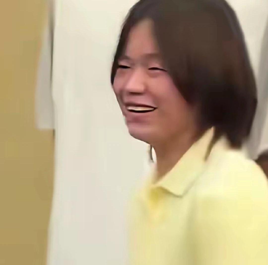 对疯狂成长的宝子，谷爱凌都懒得瞥她一眼[奸笑]