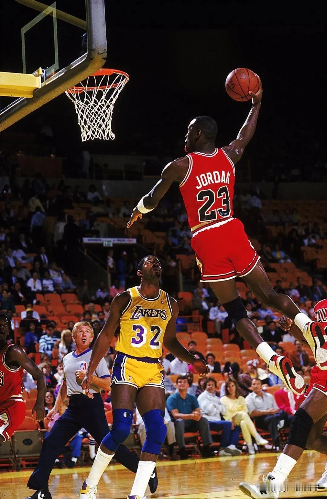 NBA传奇巨星科比VS乔丹荣誉对比
                      