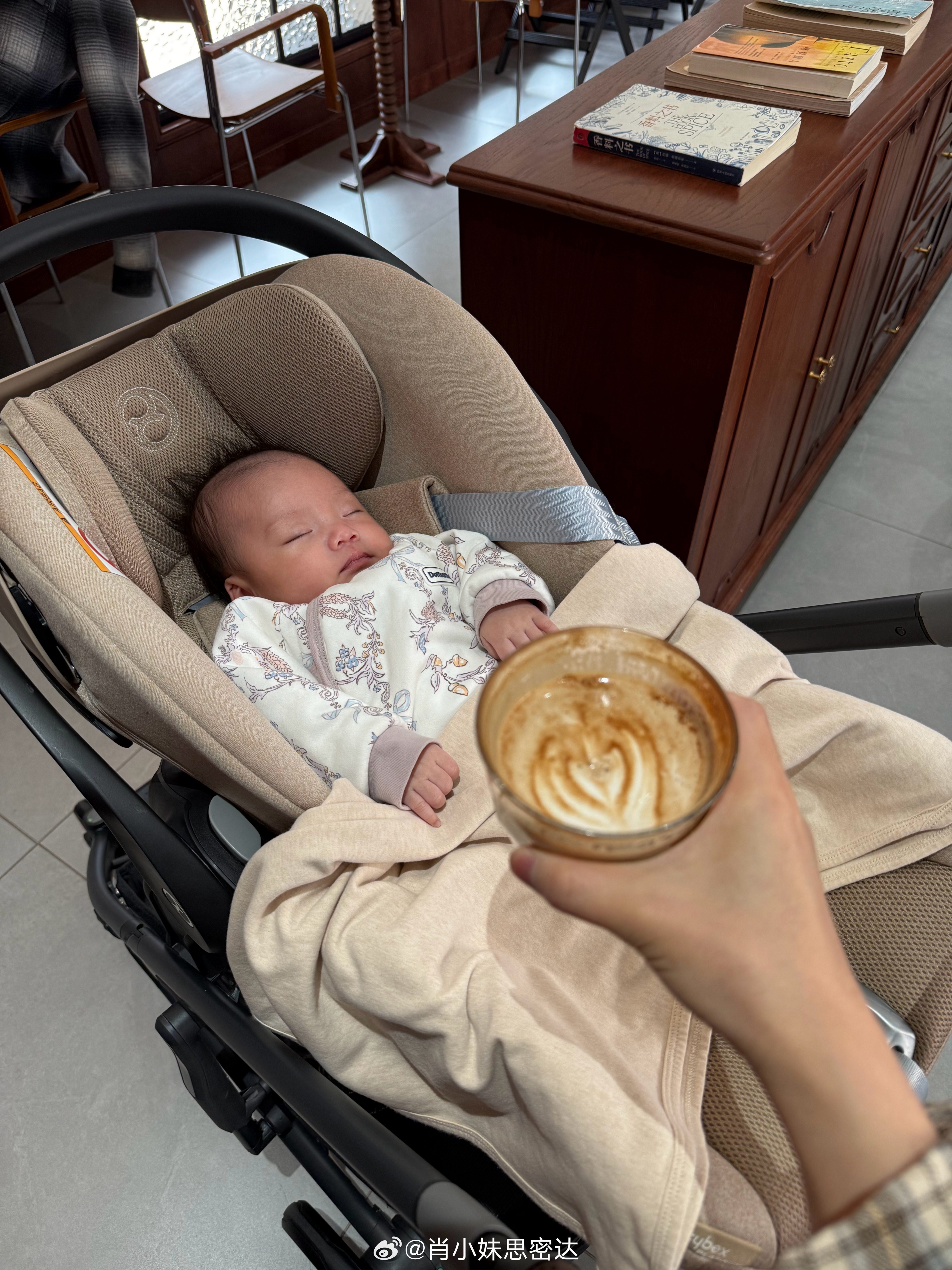 最近在干啥呢，失眠中