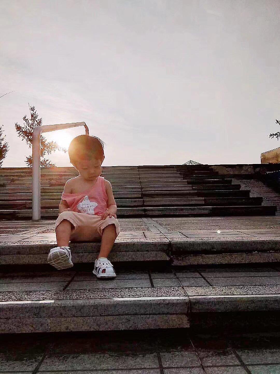 有些男人看不起自己的妻子，根本不是妻子不够好。有的男人格局低、人品差，把优越感建