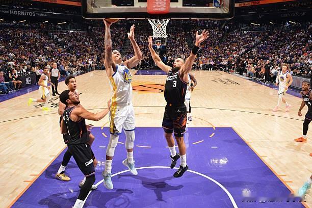 吉-桑托斯是一名非常努力的球员，而且也确实是证明了自己有能力在轮换阵容中站稳脚跟