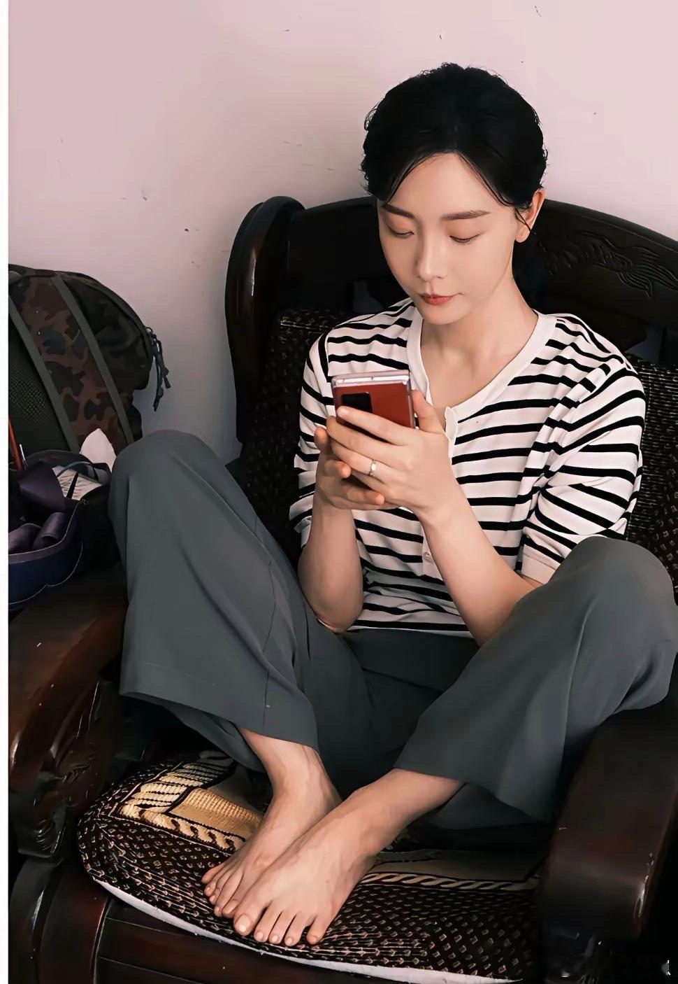 陈数也太绝了，不仅气质颜值双在线，连脚丫都精致好看～ 