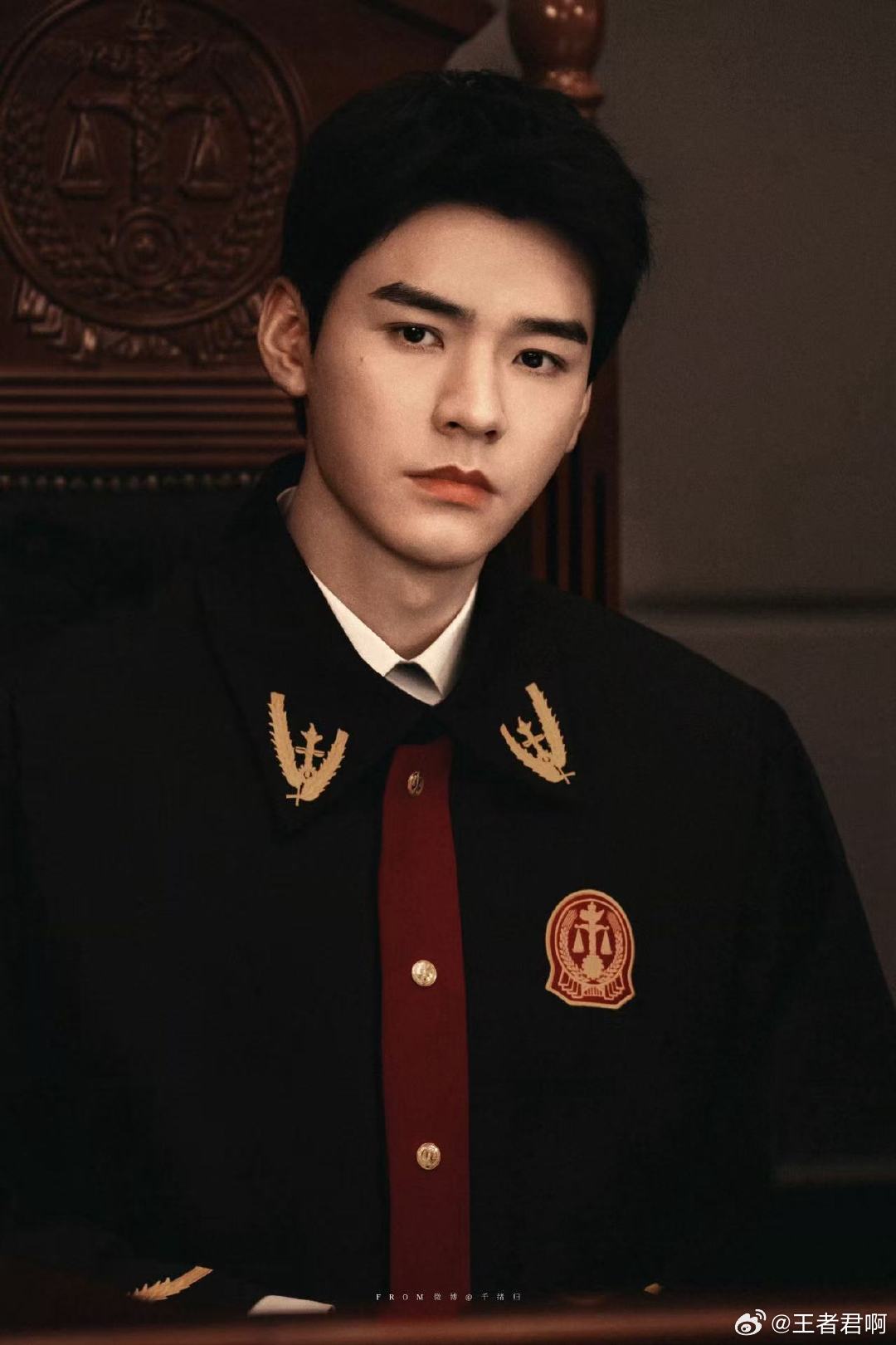 龚俊 高干文男主 高干文男主照进现实！龚俊饰演的沈法，严肃专业又沉稳，理性中带着