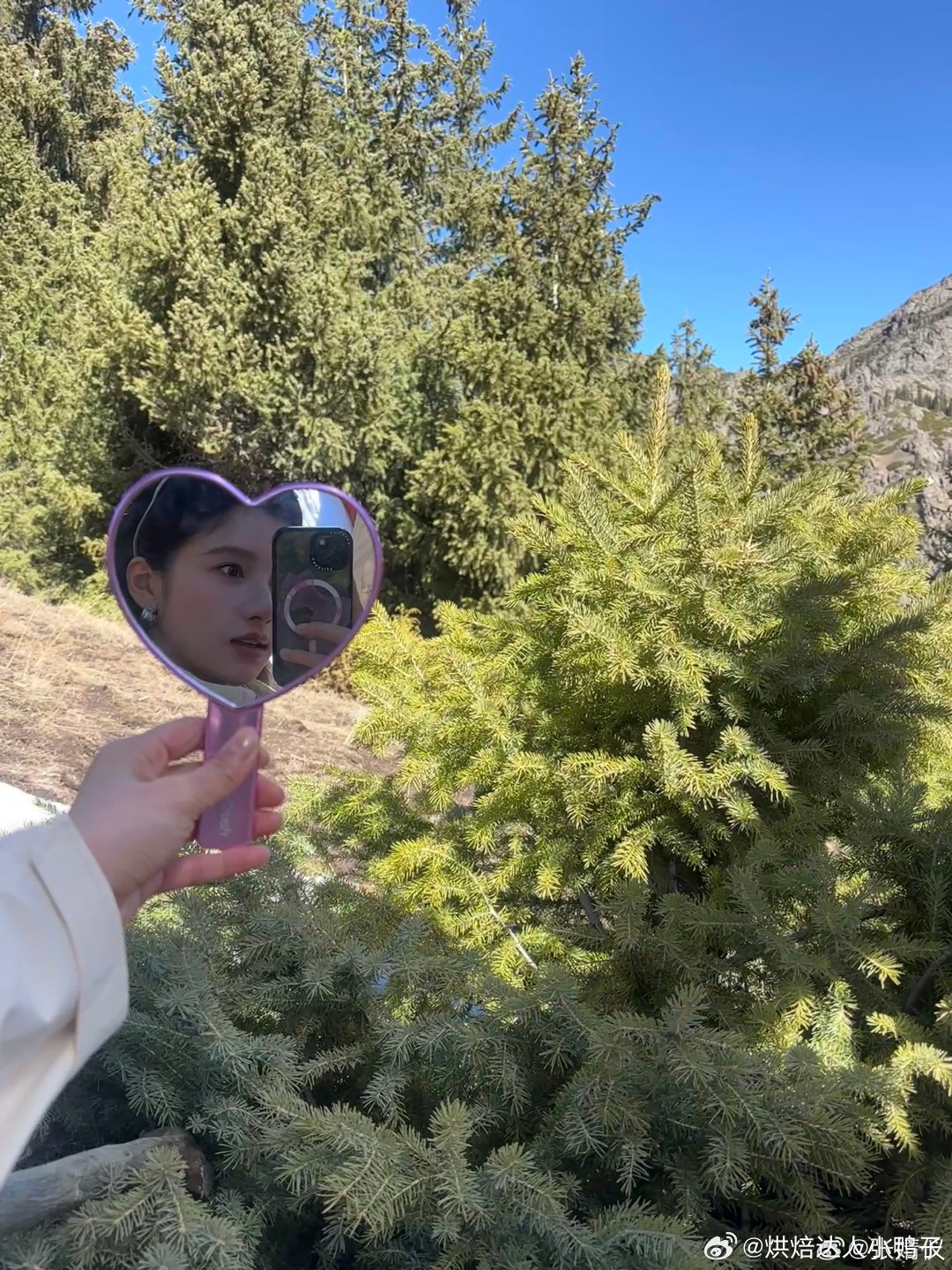 当我爬到山顶🏔️☀️☺️ （