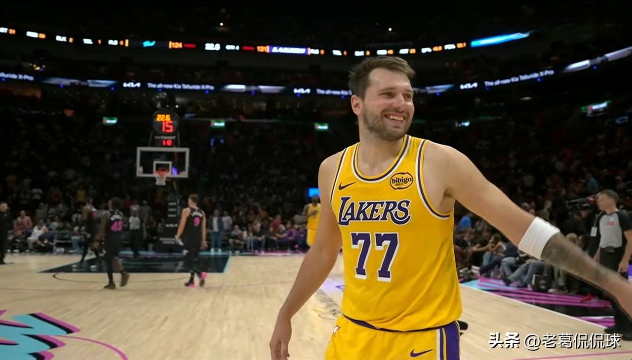 湖人主帅雷迪克盛赞心腹爱将东契奇！在今天湖人客场以134：126战胜热火的赛后采