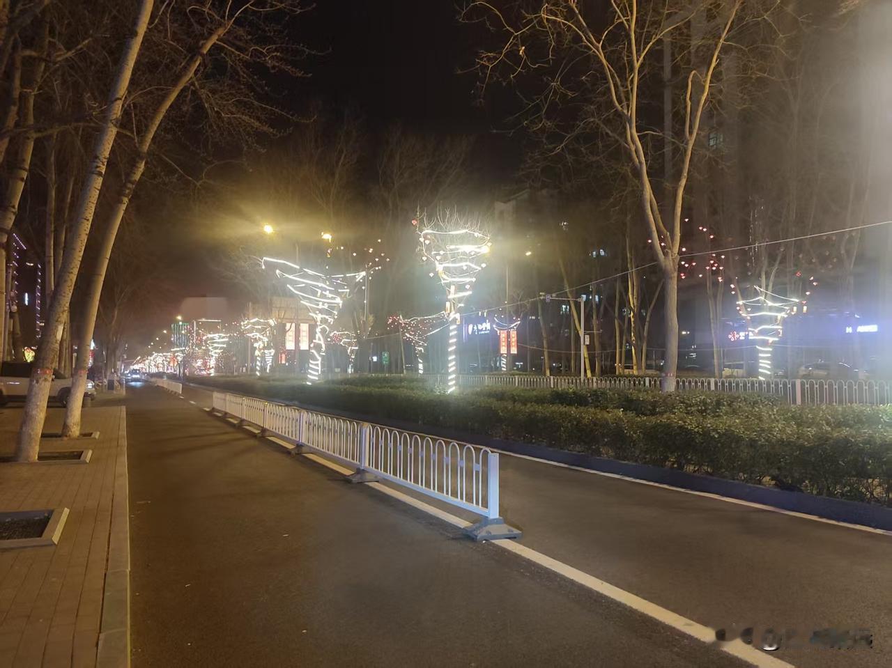 年尾生意爆火，单位安排加班。别人愁眉苦脸，我安之泰然。
大约一个月前，我对朋友说