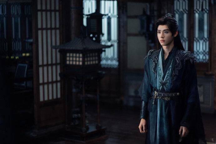 苏暮雨问剑无双城这段看得人热血沸腾，龚俊红衣加身气场全开，化身卓月安为家人复仇的