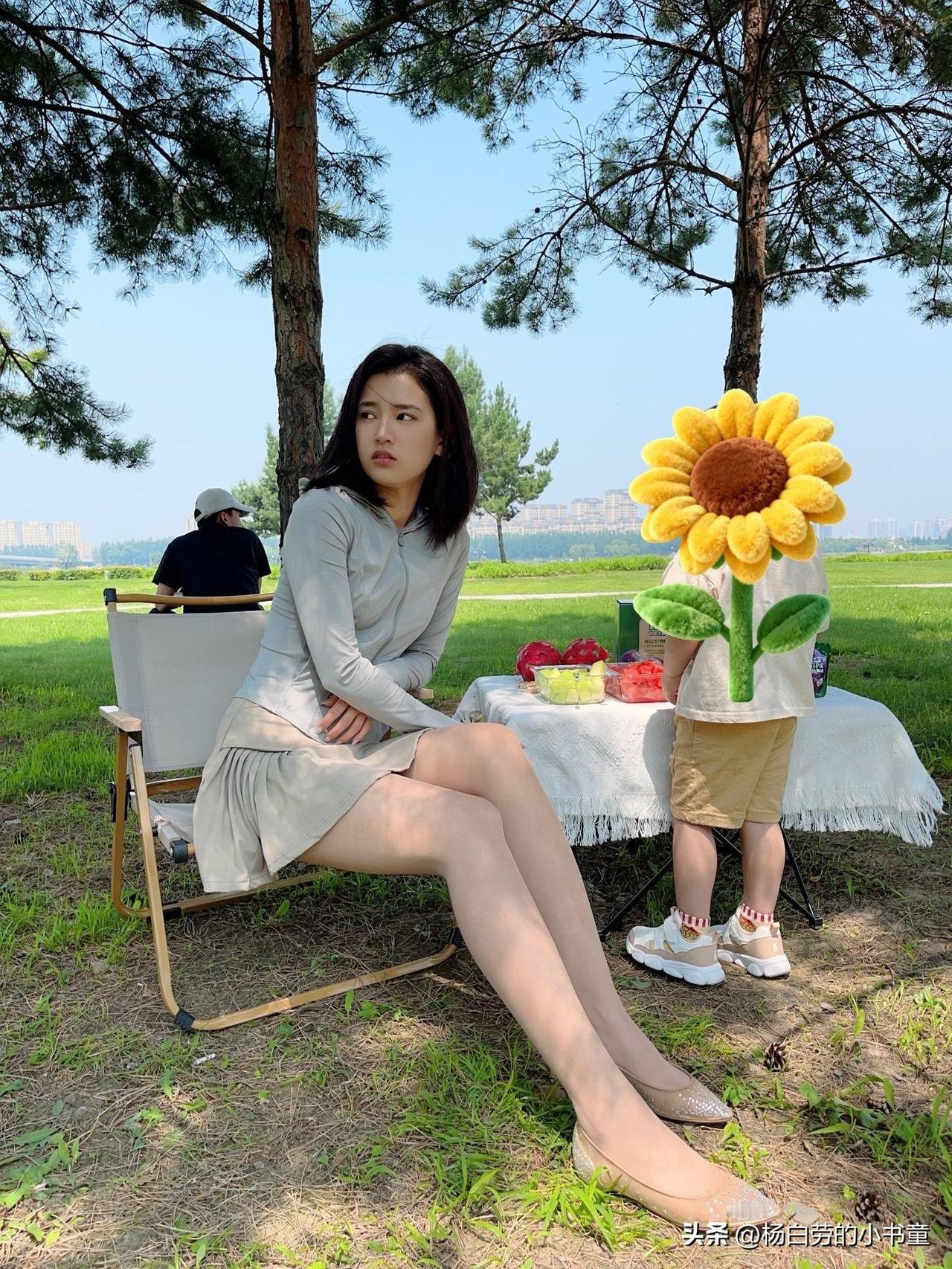 陪娃日记
这个世界没有人愿意无条件陪伴你
除非父母
小的时候你笑啦父母陪你笑
你