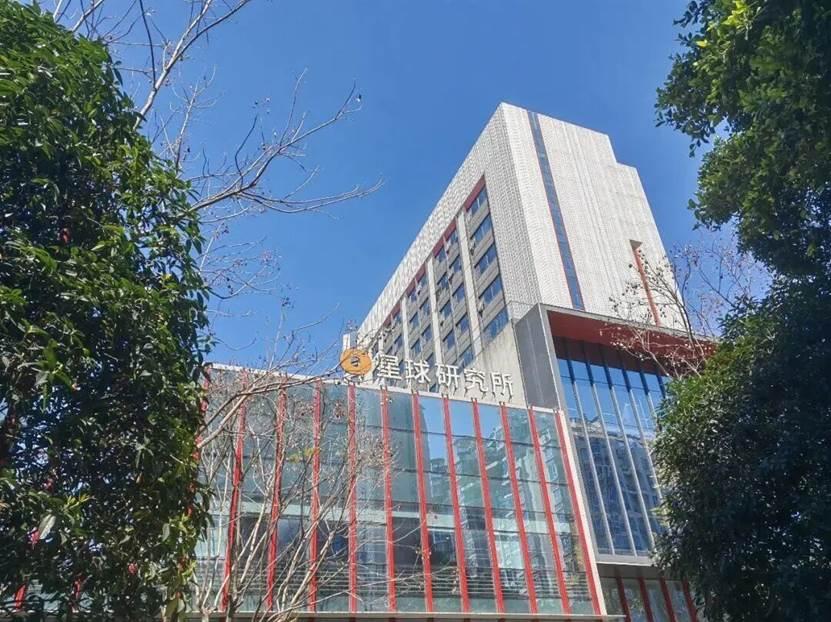 “星球研究所”落户成都音乐文创园，开启双总部运营


在短视频和深度内容并行的时