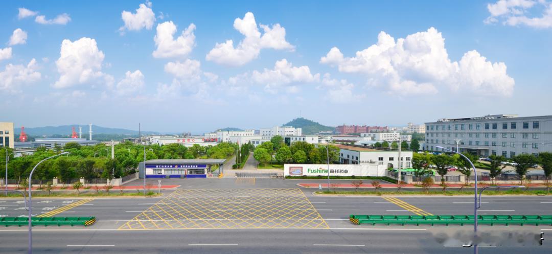 挺突然的，股价翻倍之后，开始出现大跌！
在股市有时候买到大牛股应该是很幸运的事，