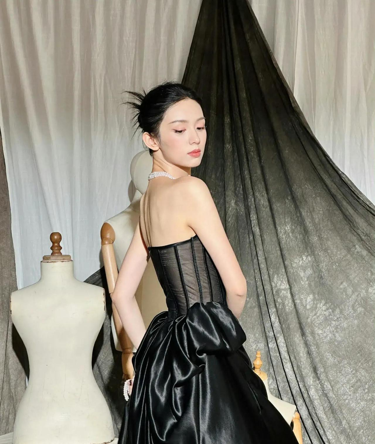 现在自媒体圈里很多人发文章配图时，总爱在文末加一句“图片来自网上，如有问题随时联