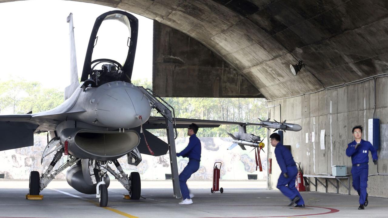 首批两架美制F-16V战斗机即将交付台湾

俄罗斯卫星通讯社 2026年8月20