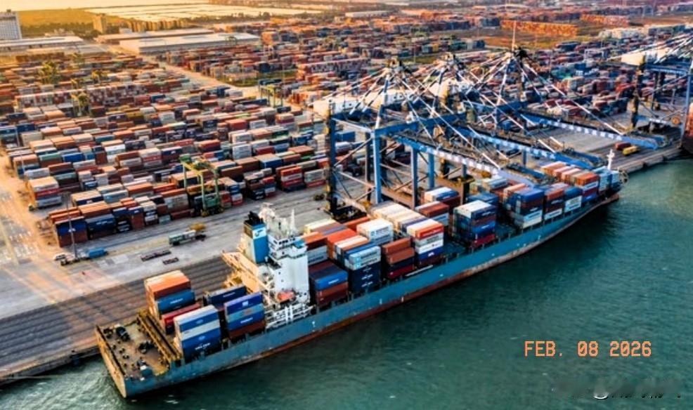 巴拿马撕毁港口合同后，中国反制直击要害。巴拿马单方面撕了长江和记的运河港口合同，