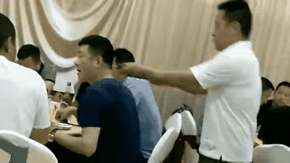 这不是玩笑，是赤裸裸的寻衅滋事！😡
坚决反击！