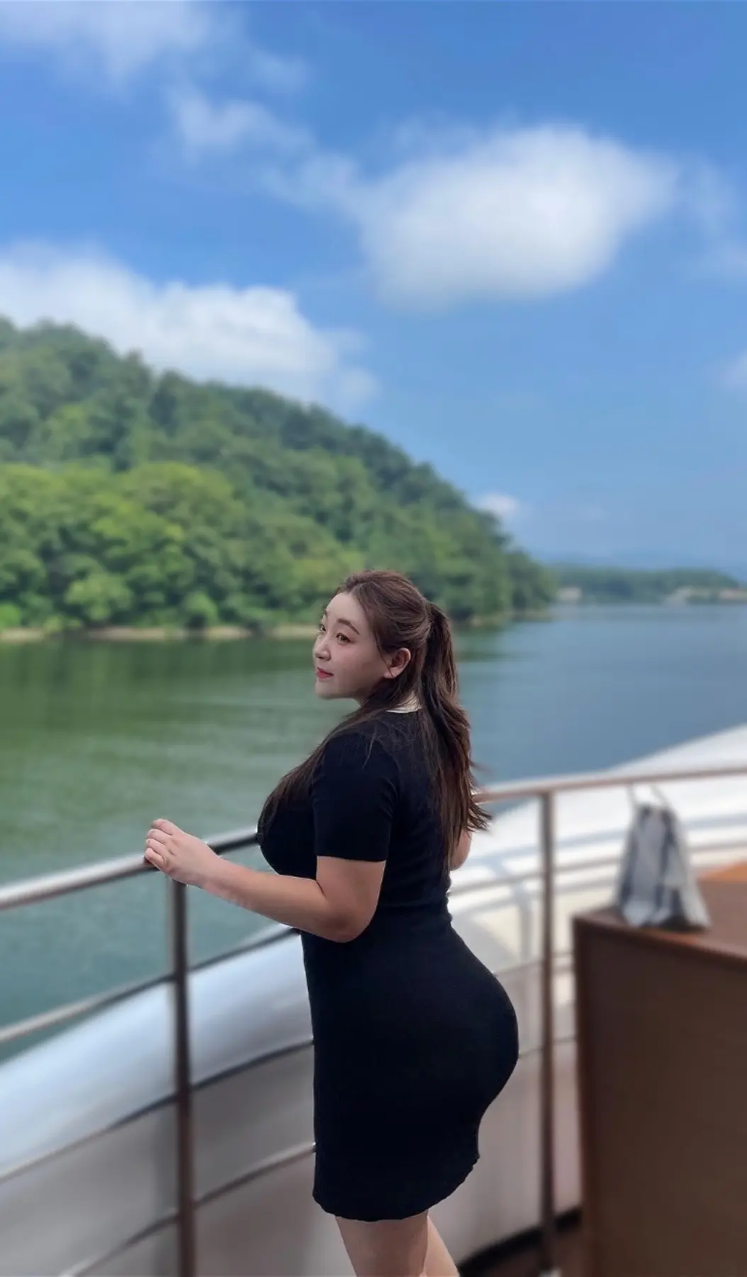 有这样的女朋友，你几点回家？