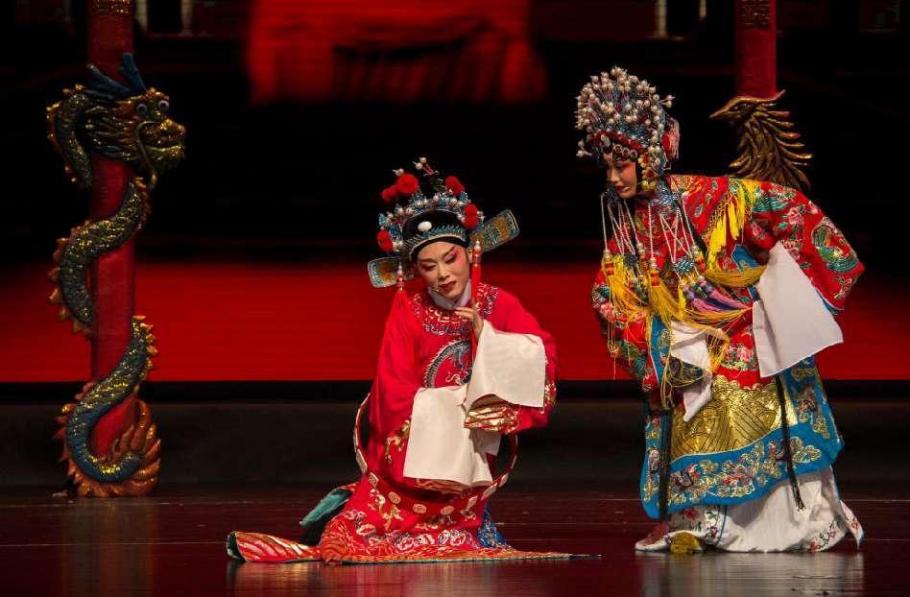 由吴琼主演的经典黄梅戏《女驸马》《天仙配》，将分别于5月23日晚、24日晚在天津