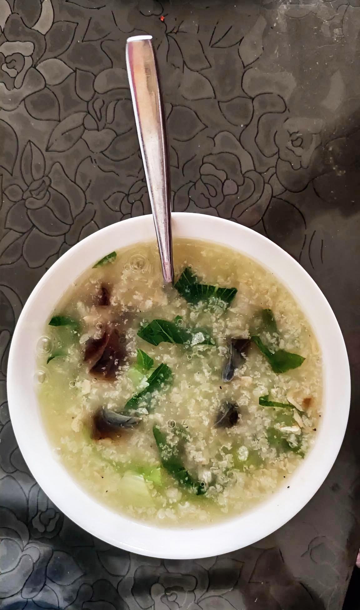 幸福是早上醒来，不用急着赶路，能安安稳稳吃一顿热乎的早饭。是天冷的时候，身上暖暖