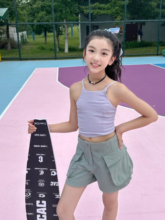 夏天就是要流汗呀～今日份滑板🛹运动女孩～