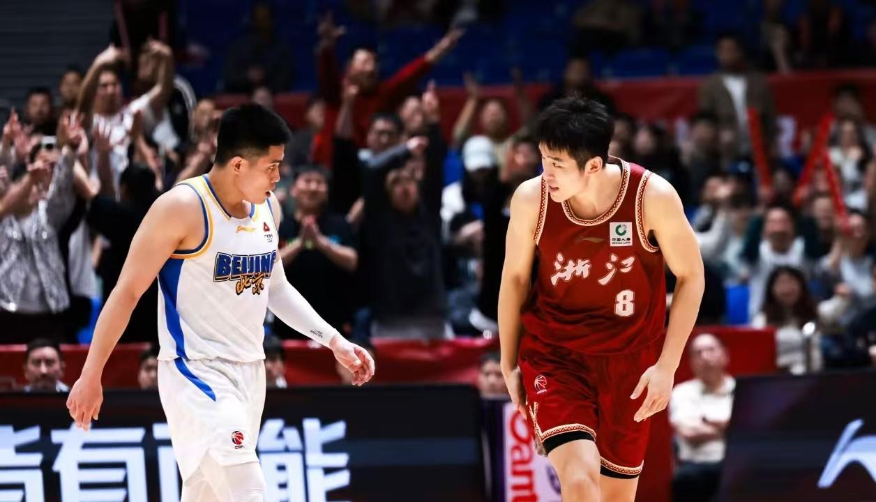 北京再次跌出四强，三分失准，赵睿伤缺，四外援没一个靠谱，麦基五失误
北京首钢客场