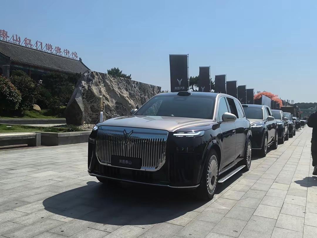 岚图泰山与泰山文旅达成战略合作。整个汽车圈都在卷速度、卷流量，但真正的长期主义者