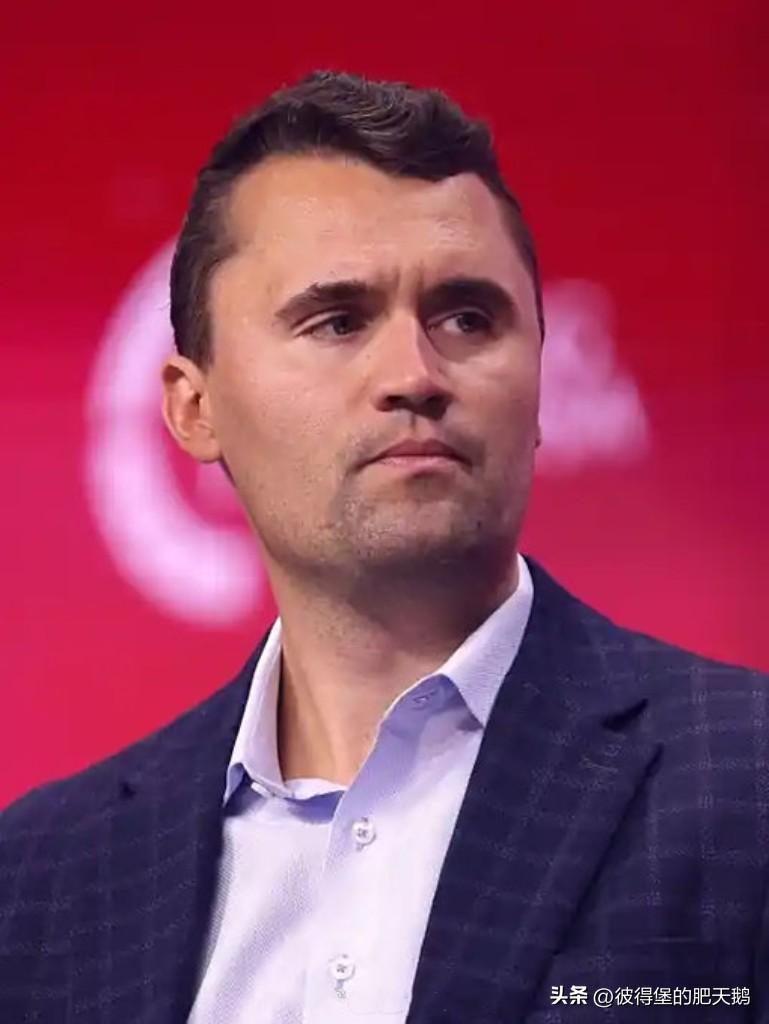 国内很多媒体在报道查理·柯克（Charlie Kirk）被枪杀事件的时候，怎么就