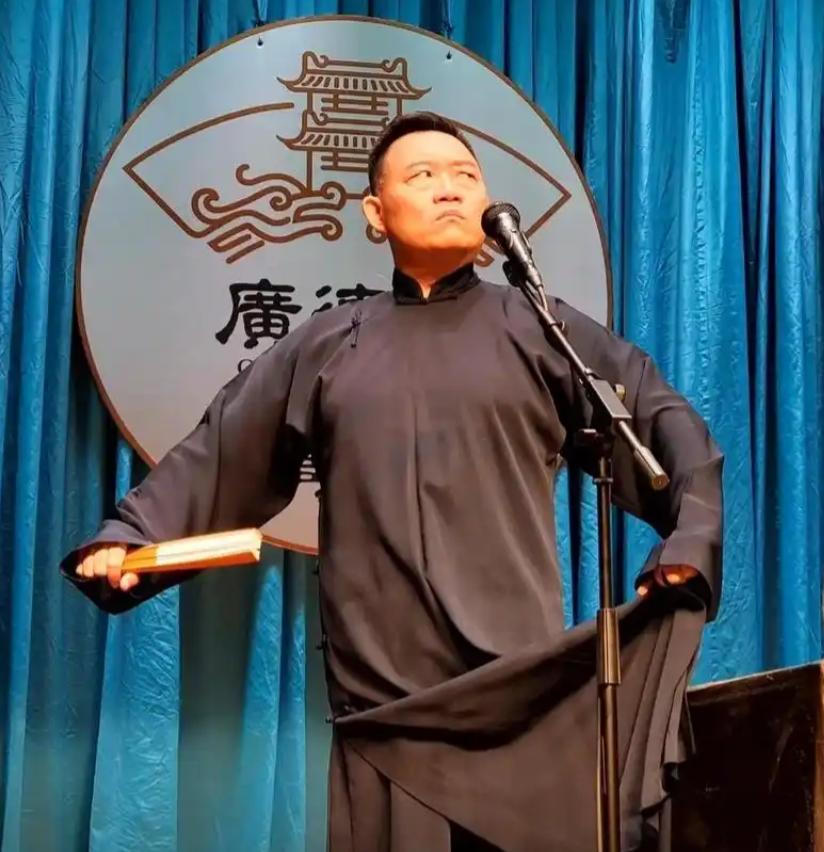 德云社郑好这次的危机，根源不在开除警告，
而在于他一脚踹翻了全公司的“流量饭碗”