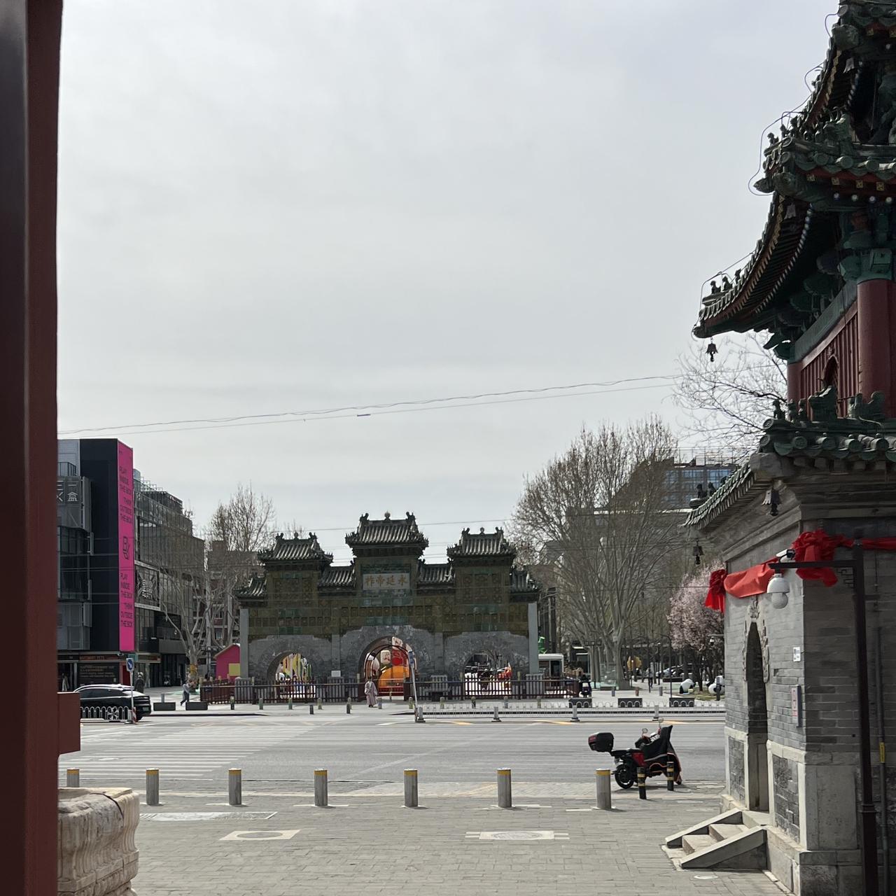 堪称中国最神秘、最灵验的道观之一的北京东岳庙可谓命运多舛。东岳庙建于元代，明代重