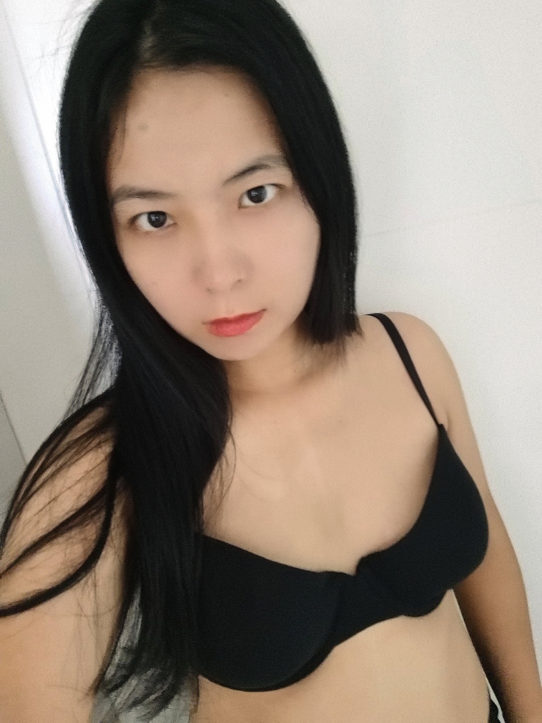 鹅蛋脸进组，镜头都要多给三分面子。天生鹅蛋脸，拍戏自带无死角buff。鹅蛋脸一露