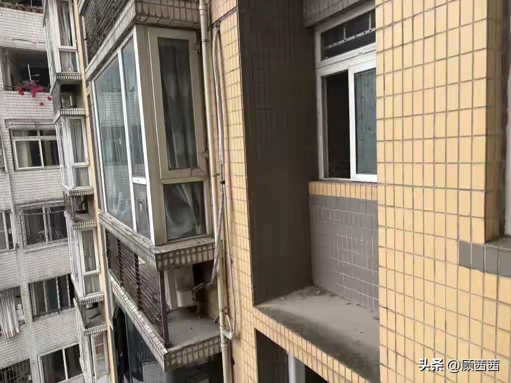 35岁男子被妻子逼到8楼空调板，辱骂“你不配活”后跳楼，警方不立案，父母苦熬2年