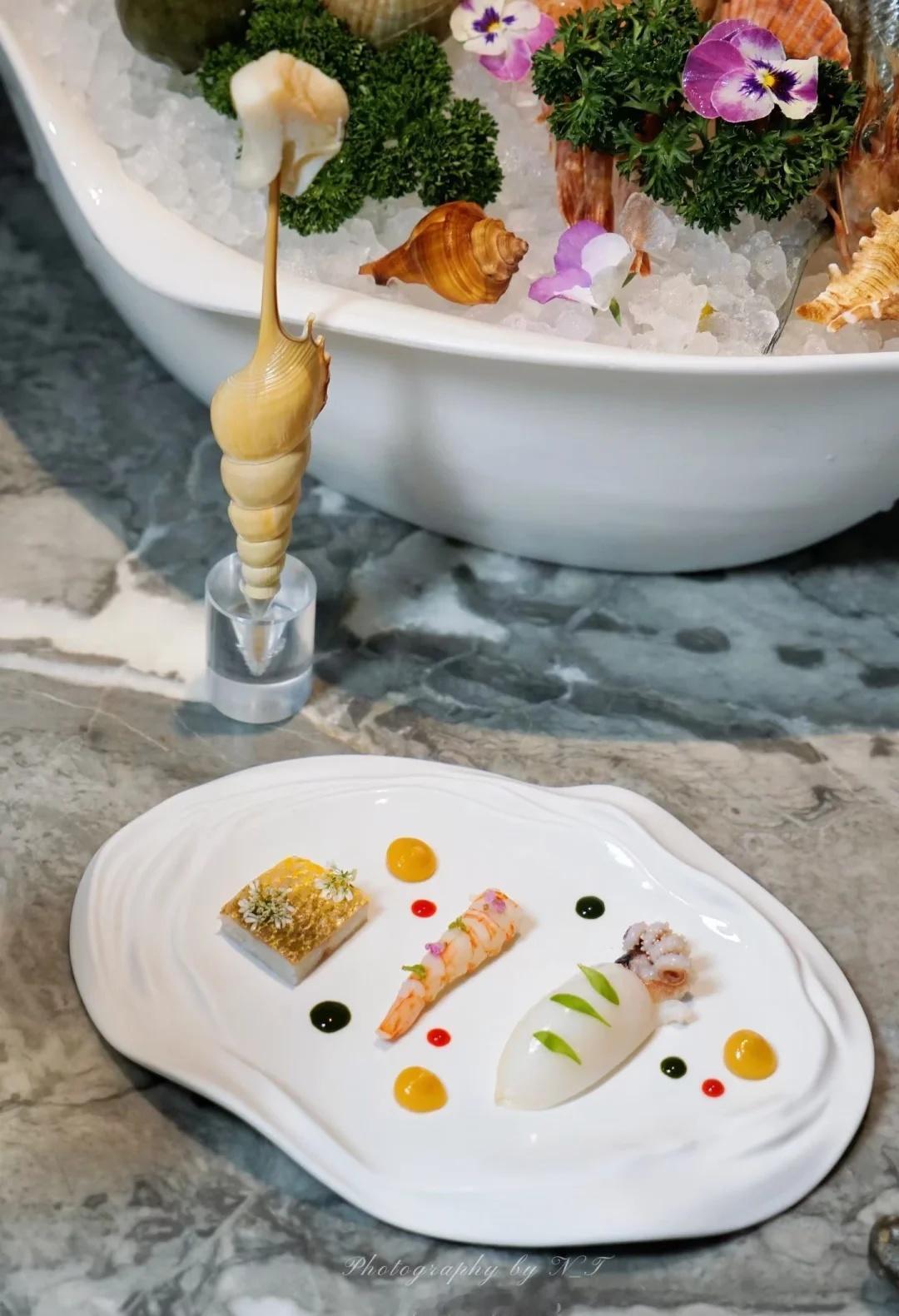 黑珍珠漂亮饭！广州约会餐厅首选潮跃🌊
广州适合约会的漂亮饭，潮跃必须榜上有名。