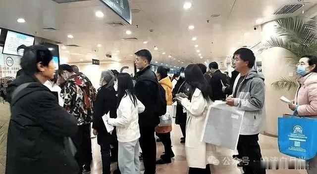 医院里见不到和尚、道士、尼姑，并非他们不生病。全国僧道尼群体占比极低，基数小，即