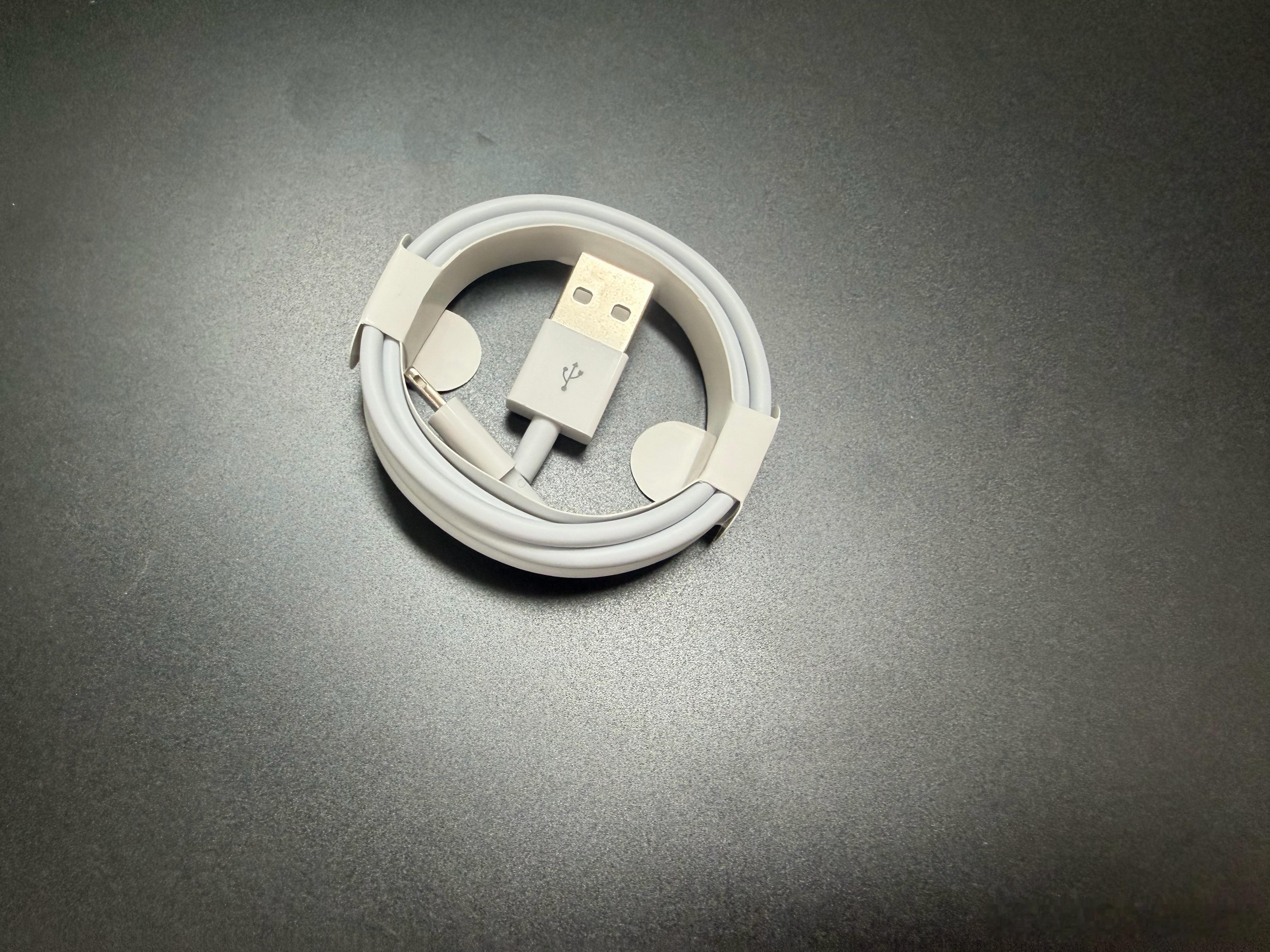10块钱两根的线到货了能充电能读数据还要求什么呢真不错，哈哈生活手记