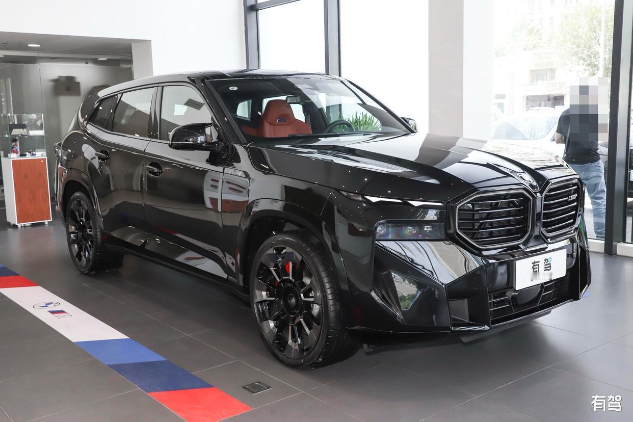 2024款宝马XM深度评测：V8混动旗舰SUV，到底值不值得买？
 2024款宝