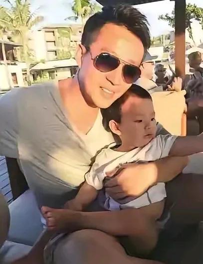 大S与汪小菲的持续冲突，引发广泛关注。这场纷争涉及财产分割、子女抚养等诸多问题，
