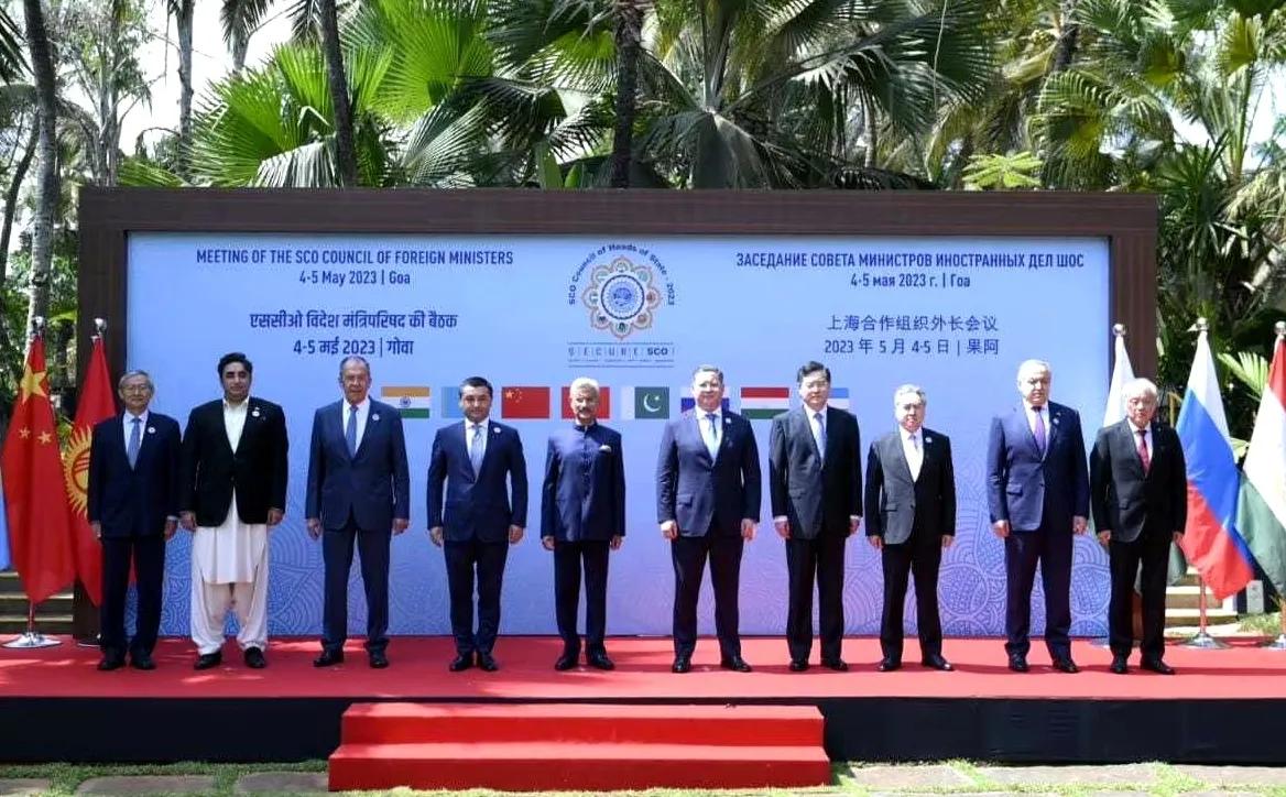 从上合组织合影站位看出印度人的小心思，印度作为东道主站在中间自然没什问题，但按照