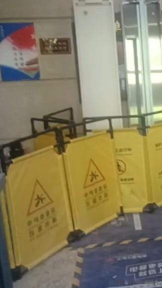 好久没发头条了，今天重新捡起来。

早上接了一单，4块4，送10楼。到了楼下发现