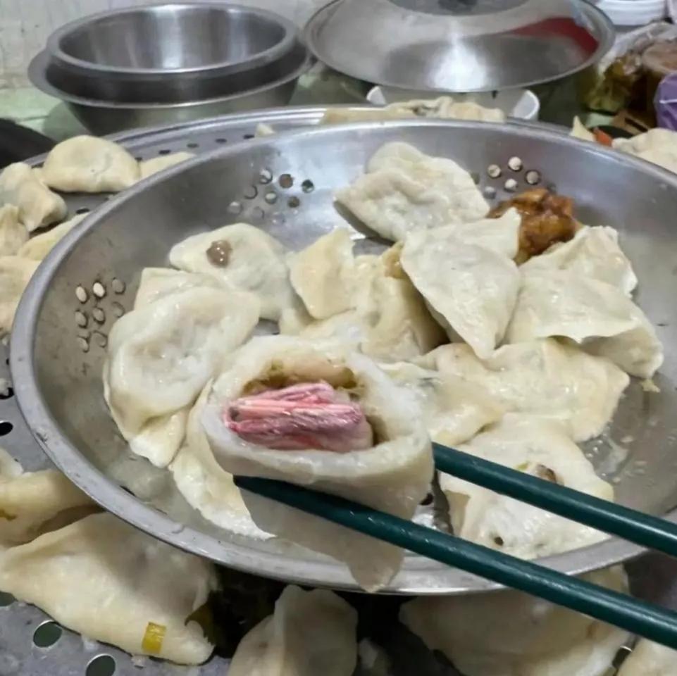 这，玩的也太大了吧！
#饺子也包好了# 
 
#饺子里面有惊喜#