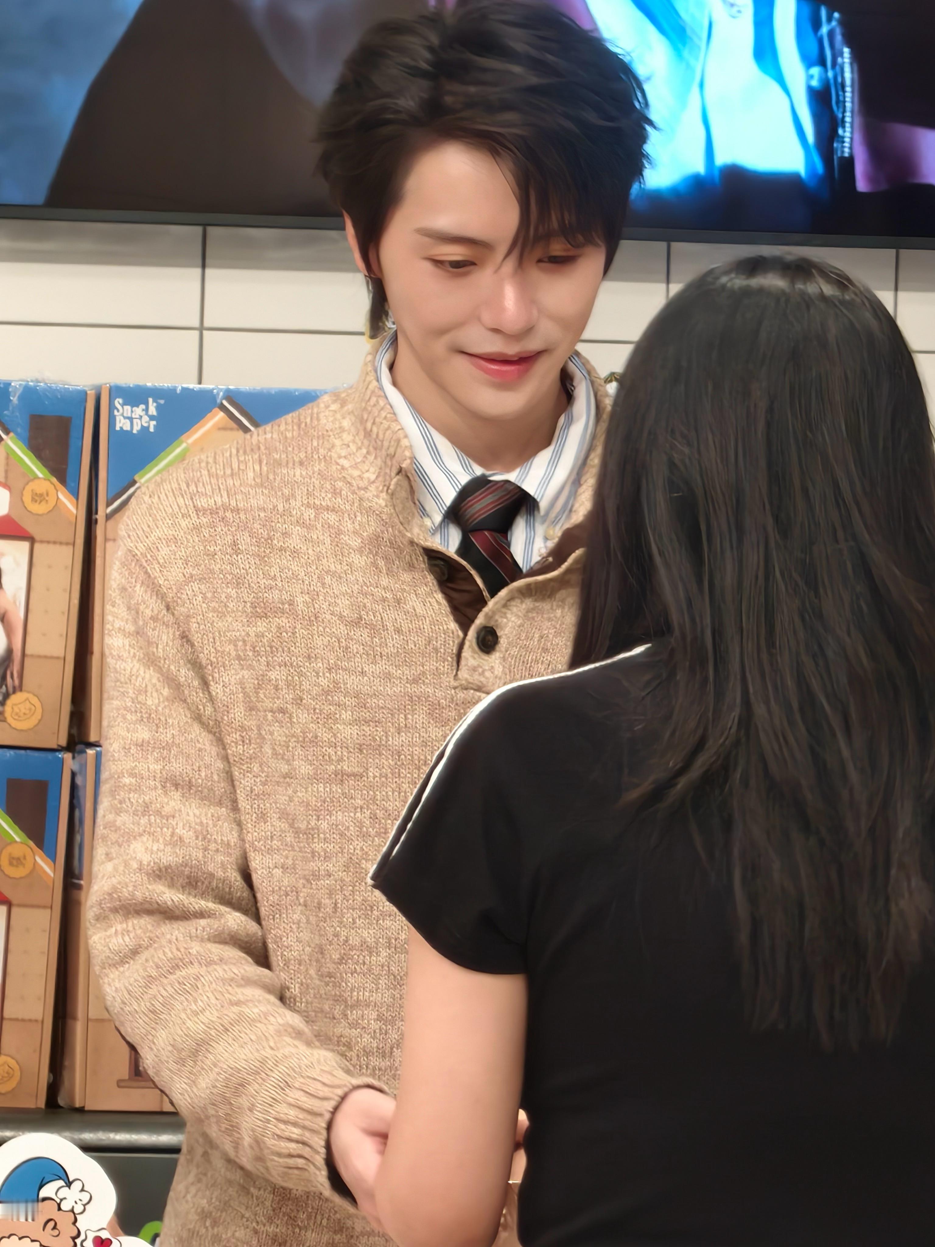 嘿嘿嘿哥哥晚安安🥰