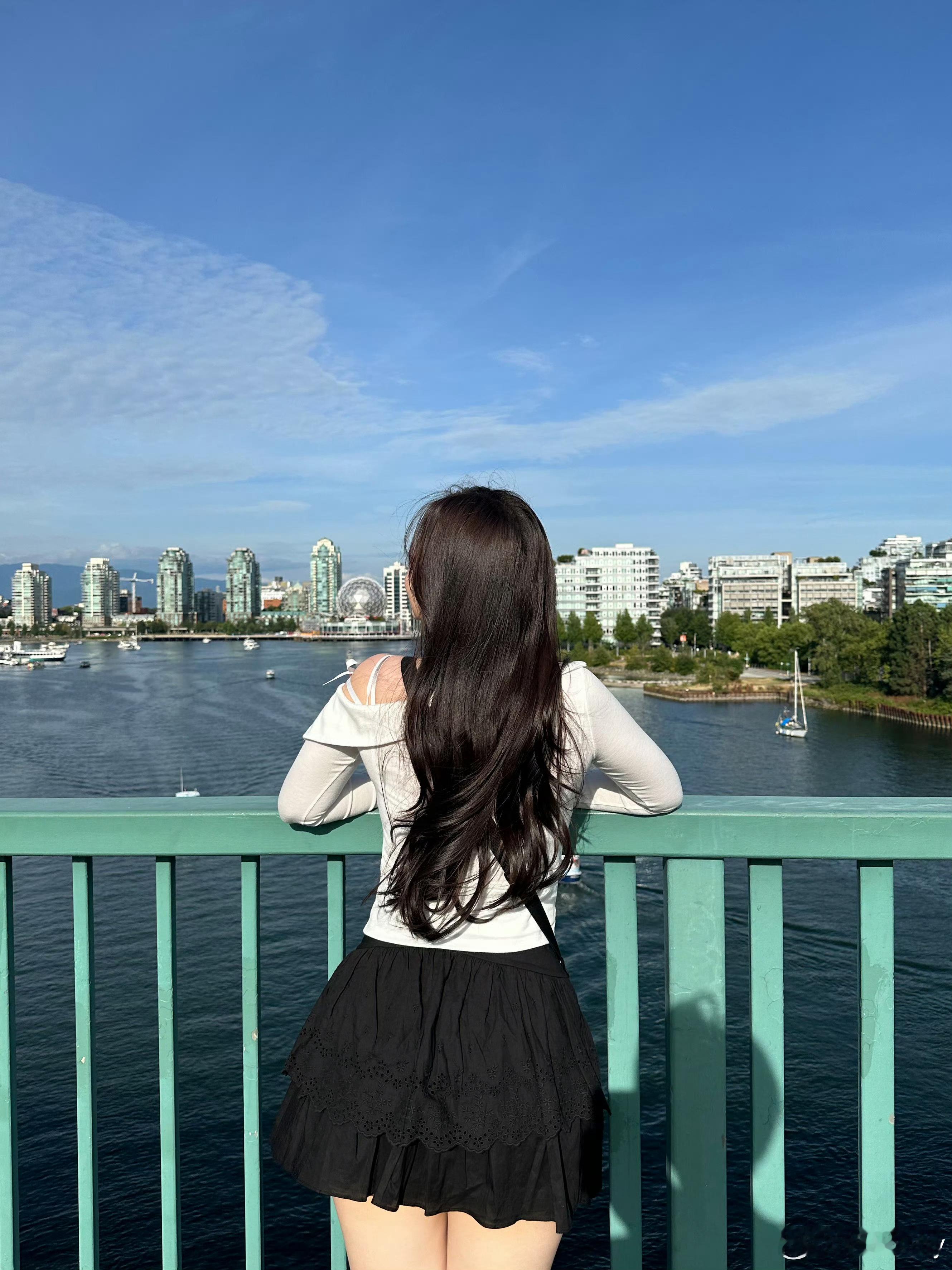 吊带的压力有点大～前lpl英文流解说Kitty晒照：温哥华碎片富有且慷慨！美好的